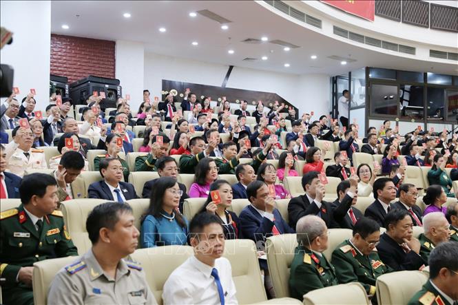 Các đại biểu biểu quyết tại Đại hội. Ảnh: Vũ Hoàng Giang - TTXVN