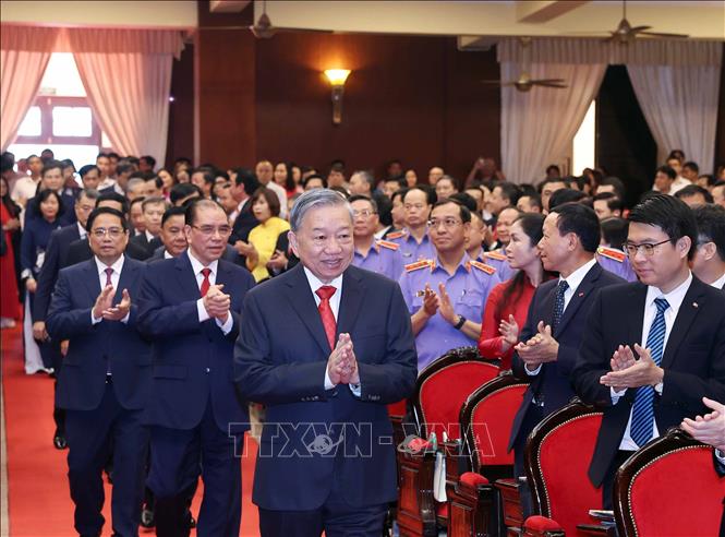 Tổng Bí thư Tô Lâm và các đồng chí Lãnh đạo, nguyên Lãnh đạo Đảng, Nhà nước dự Đại hội đại biểu Đảng bộ các cơ quan Đảng Trung ương lần thứ nhất. Ảnh: Thống Nhất - TTXVN