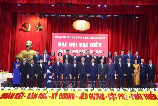 Tổng Bí thư Tô Lâm, các đồng chí lãnh đạo, nguyên lãnh đạo Đảng, Nhà nước và các đại biểu dự Đại hội. Ảnh: Thống Nhất – TTXVN