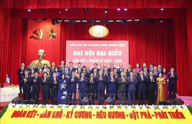 Tổng Bí thư Tô Lâm, các đồng chí lãnh đạo, nguyên lãnh đạo Đảng, Nhà nước và các đại biểu dự Đại hội. Ảnh: Thống Nhất – TTXVN