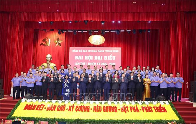 Tổng Bí thư Tô Lâm, các đồng chí lãnh đạo, nguyên lãnh đạo Đảng, Nhà nước và các đại biểu dự Đại hội. Ảnh: Thống Nhất – TTXVN