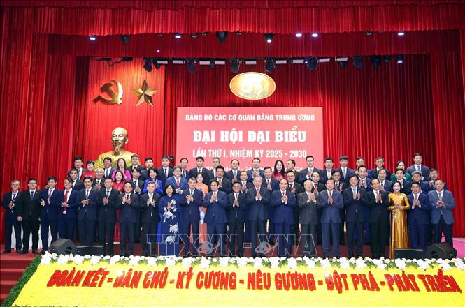 Tổng Bí thư Tô Lâm, các đồng chí lãnh đạo, nguyên lãnh đạo Đảng, Nhà nước và các đại biểu dự Đại hội. Ảnh: Thống Nhất – TTXVN