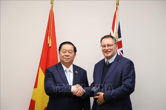 Trưởng Ban Tuyên giáo và Dân vận Trung ương Nguyễn Trọng Nghĩa và Bộ trưởng Bộ . Ảnh: Thanh Tú - PV TTXVN tại Australia  