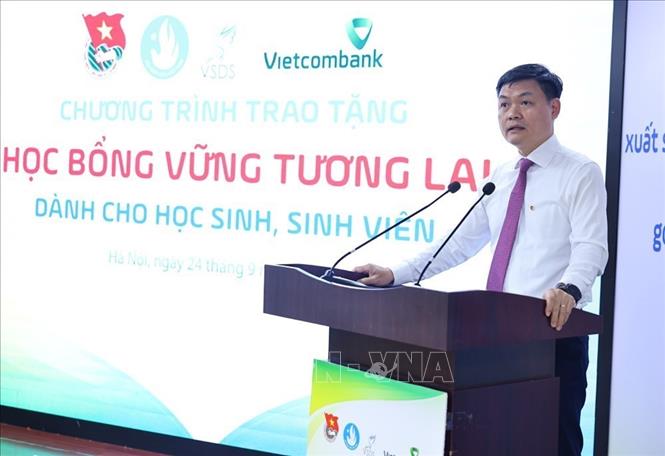 Ông Nguyễn Danh Phương, Phó Bí thư Đảng ủy Ngân hàng TMCP Ngoại thương Việt Nam phát biểu. Ảnh: Minh Đức – TTXVN