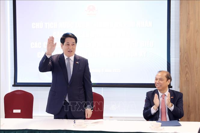 Chủ tịch nước Lương Cường thăm Trụ sở Phái đoàn Thường trực Việt Nam tại Liên hợp quốc. Ảnh: Lâm Khánh – TTXVN