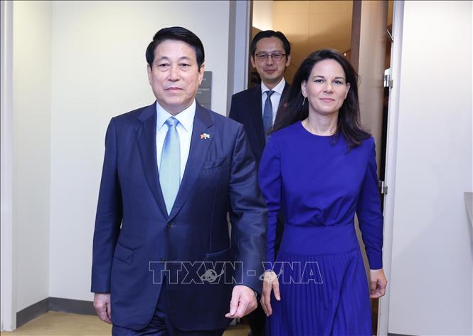Chủ tịch nước Lương Cường gặp Chủ tịch Đại hội đồng Liên hợp quốc Annalena Baerbock. Ảnh: Lâm Khánh – TTXVN 