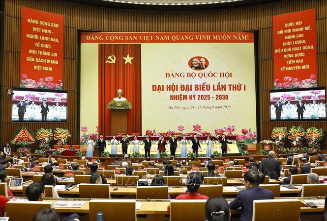 Chương trình văn nghệ chào mừng Đại hội. Ảnh: Doãn Tấn - TTXVN