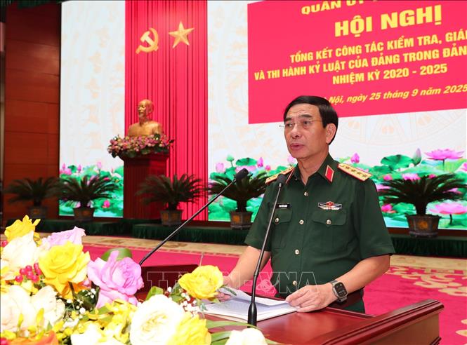 Đại tướng Phan Văn Giang, Ủy viên Bộ Chính trị, Phó Bí thư Quân ủy Trung ương, Bộ trưởng Bộ Quốc phòng phát biểu. Ảnh: Trọng Đức - TTXVN 
