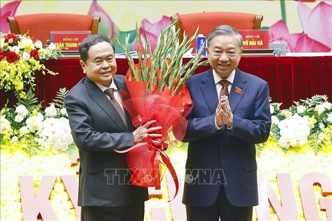 Party General Secretary To Lam congratulates the congress. VNA Photo