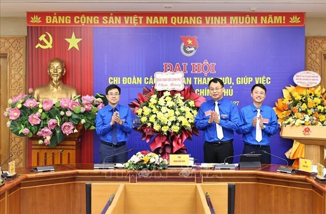 Đồng chí Bùi Hoàng Tùng, Bí thư Đoàn Thanh niên Chính phủ chúc mừng Đại hội. Ảnh: Minh Đức – TTXVN