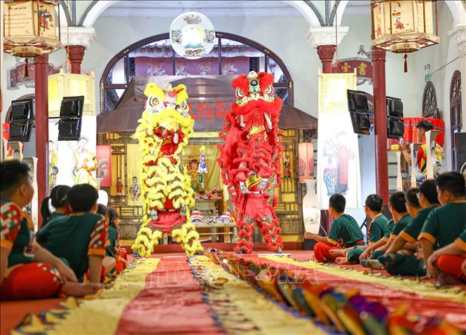 Chương trình “Tết Trung thu truyền thống 2025” góp phần gìn giữ, phát huy những giá trị văn hóa và khẳng định sức sống bền vững của lễ hội truyền thống trong đời sống đương đại. Ảnh: Thanh Tùng - TTXVN 