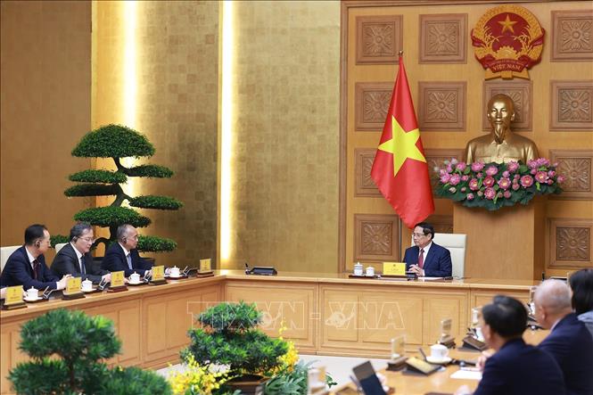 Thủ tướng Phạm Minh Chính tiếp đồng chí Lâm Vũ, Bí thư Tỉnh ủy Sơn Đông (Trung Quốc). Ảnh: Dương Giang -TTXVN 
