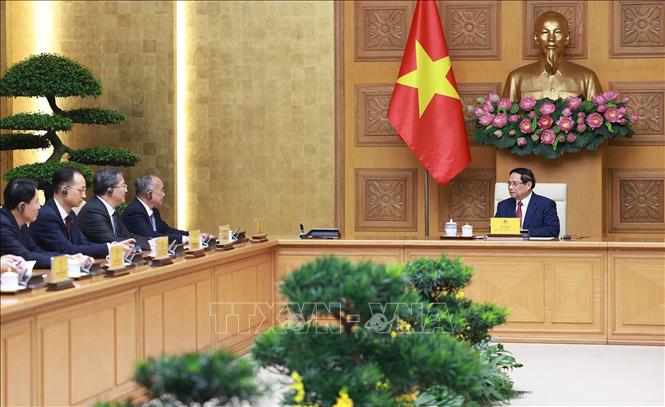 Thủ tướng Phạm Minh Chính tiếp đồng chí Lâm Vũ, Bí thư Tỉnh ủy Sơn Đông (Trung Quốc). Ảnh: Dương Giang-TTXVN 
