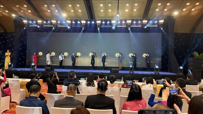 Các đại biểu tham dự khai mạc Triển lãm - Hội nghị du lịch MICE EXPO 2025. Ảnh: Ngọc Bích – TTXVN 
