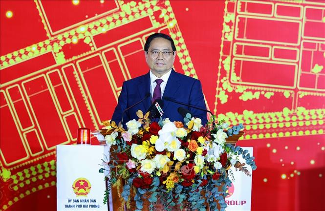 Thủ tướng Phạm Minh Chính phát biểu tại Lễ khởi công Dự án Đầu tư phát triển kết cấu hạ tầng khu công nghiệp Tân Trào (giai đoạn 1) và Dự án Nhà máy Nhiệt điện LNG Hải Phòng. Ảnh: Dương Giang-TTXVN 
