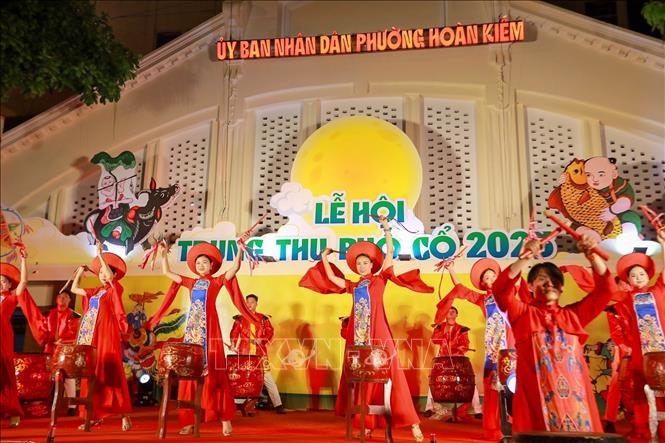 Biểu diễn nghệ thuật tại chương trình. Ảnh: Khánh Hoà - TTXVN