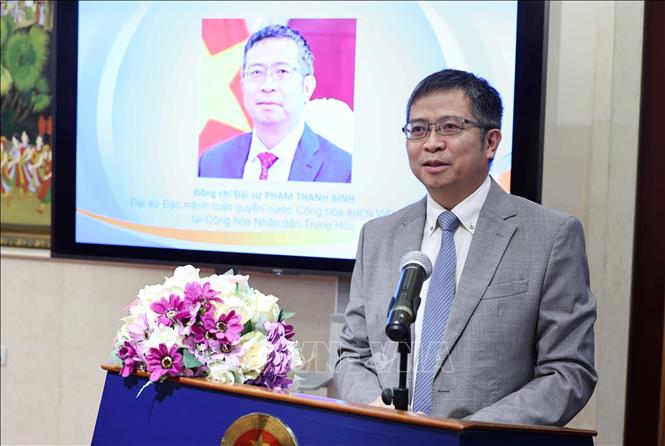 Đại sứ Việt Nam tại Trung Quốc Phạm Thanh Bình phát biểu tại chương trình. Ảnh: Công Tuyên-PV TTXVN tại Trung Quốc