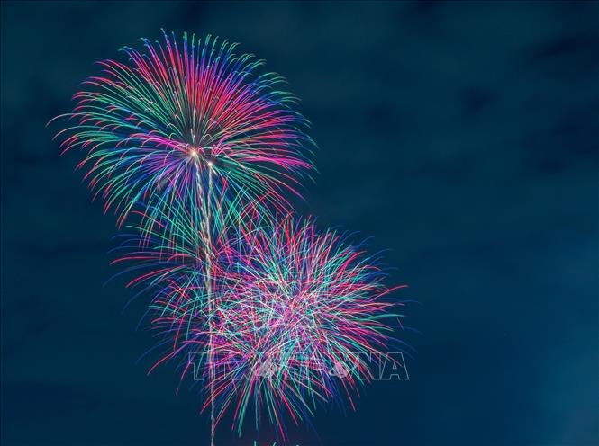 Những màn pháo hoa rực rỡ theo tinh thần 