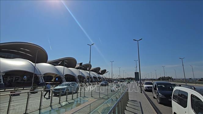Sân bay Houari Boumediene với kiến trúc vòm độc đáo. Ảnh: Nguyễn An - PV TTXVN tại Algeria 
