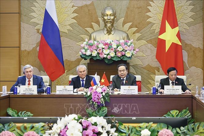 Chủ tịch Quốc hội Trần Thanh Mẫn và Chủ tịch Duma Quốc gia Quốc hội Liên bang Nga Vyacheslav Volodin đồng chủ trì Lễ khai mạc Phiên họp. Ảnh: Doãn Tấn - TTXVN

 