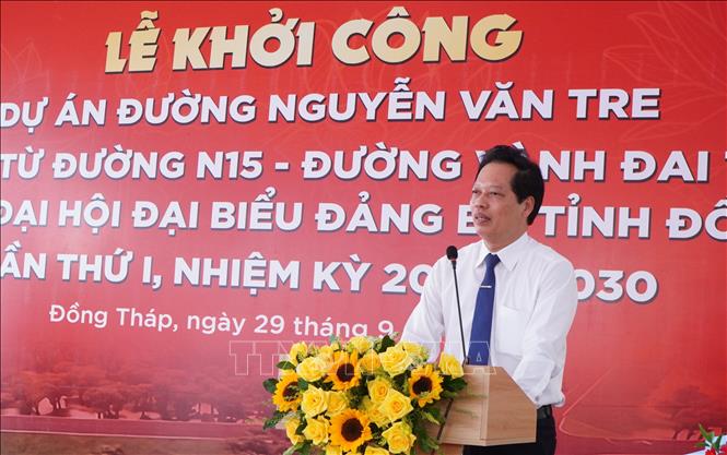 Phó Chủ tịch UBND tỉnh Đồng Tháp Nguyễn Thành Diệu phát biểu tại lễ khởi công. Ảnh: Nhựt An - TTXVN 