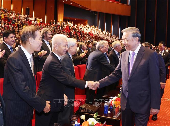 Tổng Bí thư Tô Lâm với đại biểu dự buổi lễ. Ảnh: Thống Nhất - TTXVN 