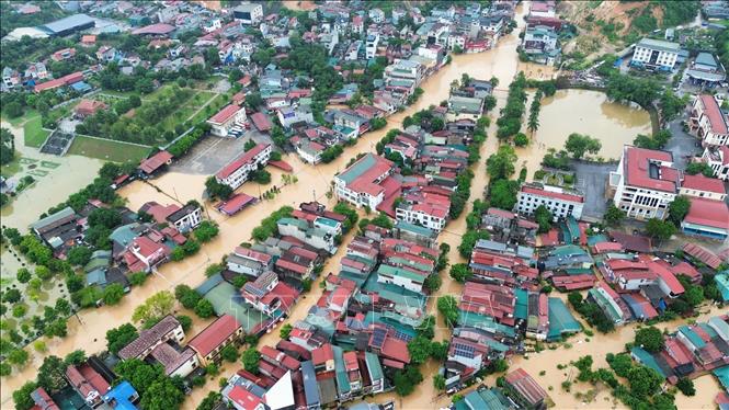 Phường Yên Bái có 38 tổ dân phố với 5.034 hộ dân bị ngập sâu. Ảnh: Tuấn Anh - TTXVN