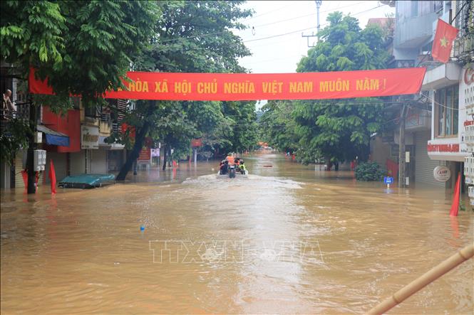 Phường Yên Bái đã sơ tán trên 400 nhân khẩu đến trường học, nhà văn hóa, UBND phường. Ảnh: Tuấn Anh - TTXVN
