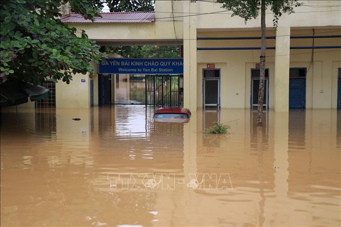 Khu vực Ga Yên Bái bị ngập sâu. Ảnh: Tuấn Anh - TTXVN
