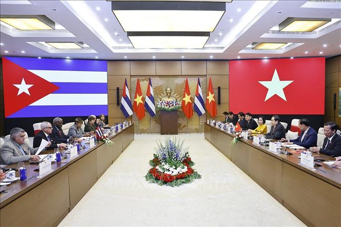 Chủ tịch Quốc hội Trần Thanh Mẫn hội đàm với Chủ tịch Quốc hội Cuba Esteban Lazo Hernández. Ảnh: Doãn Tấn - TTXVN