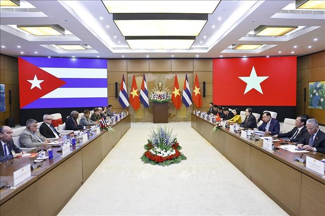 Chủ tịch Quốc hội Trần Thanh Mẫn hội đàm với Chủ tịch Quốc hội Cuba Esteban Lazo Hernández. Ảnh: Doãn Tấn – TTXVN