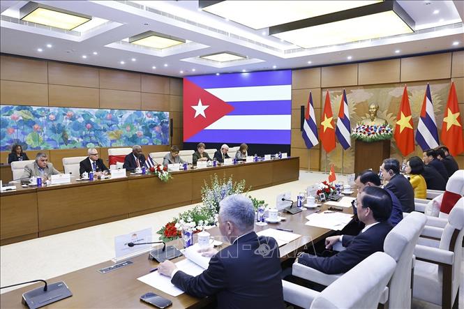 Chủ tịch Quốc hội Trần Thanh Mẫn hội đàm với Chủ tịch Quốc hội Cuba Esteban Lazo Hernández. Ảnh: Doãn Tấn – TTXVN