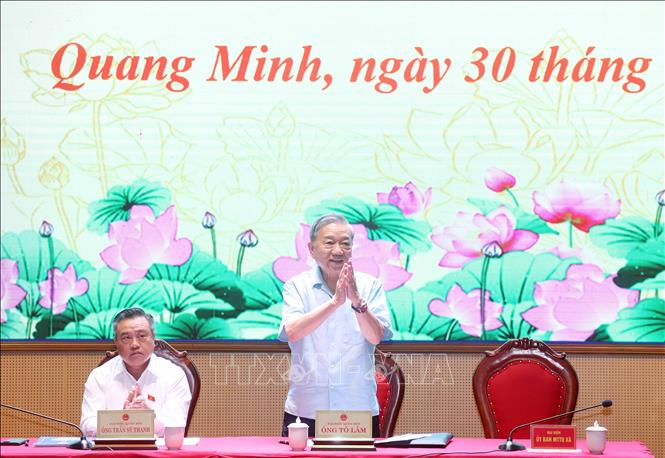 Tổng Bí thư Tô Lâm tiếp xúc cử tri 9 xã (Sóc Sơn, Đa Phúc, Nội Bài, Trung Giã, Kim Anh, Mê Linh, Yên Lãng, Tiến Thắng, Quang Minh) trước Kỳ họp thứ Mười, Quốc hội khóa XV.  Ảnh: Thống Nhất – TTXVN