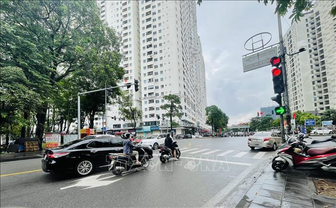 Ngã tư trong khu đô thị Linh Đàm thông thoáng, các phương tiện di chuyển dễ dàng. Ảnh: Tuyết Mai - TTXVN