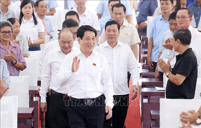 Chủ tịch nước Lương Cường dự Hội nghị tiếp xúc cử tri trước Kỳ họp thứ 10, Quốc hội khoá XV tại xã Tân An Hội, thành phố Hồ Chí Minh. Ảnh: Lâm Khánh – TTXVN