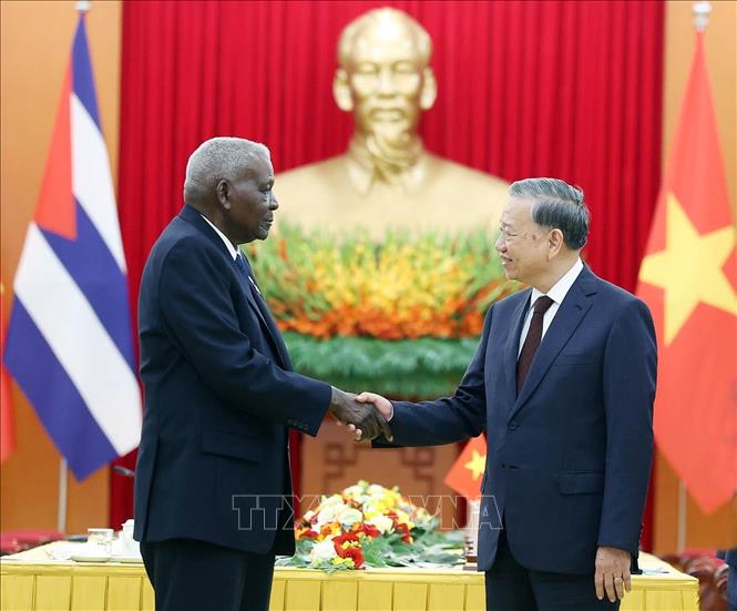 Tổng Bí thư Tô Lâm tiếp Chủ tịch Quốc hội Chính quyền nhân dân và Hội đồng Nhà nước Cuba Esteban Lazo Hernández. Ảnh: Thống Nhất – TTXVN