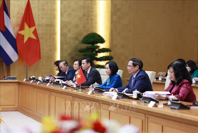 Thủ tướng Phạm Minh Chính hội kiến Chủ tịch Quốc hội Cuba Esteban Lazo Hernández. Ảnh: Dương Giang-TTXVN  
