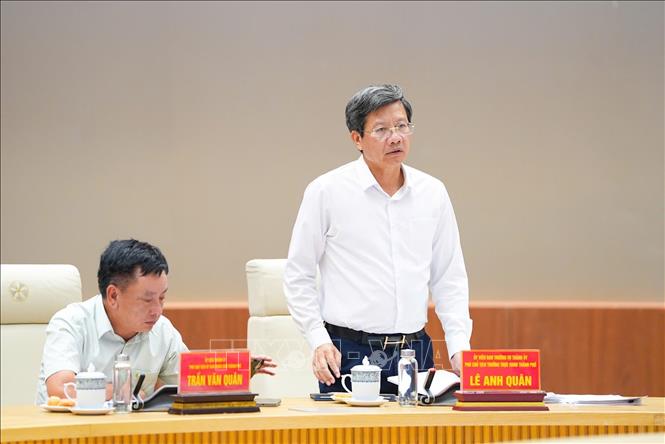 Phó Chủ tịch Thường trực UBND thành phố Hải Phòng Lê Anh Quân phát biểu. Ảnh: Minh Huệ-TTXVN