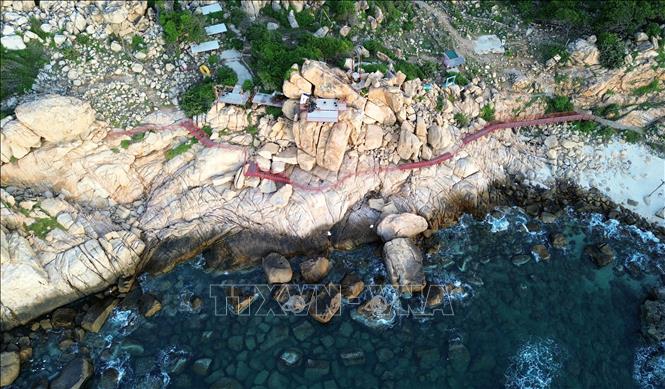 All shapes of rock in Hang Rai that was carved through million of years. VNA Photo: Nguyễn Thành 