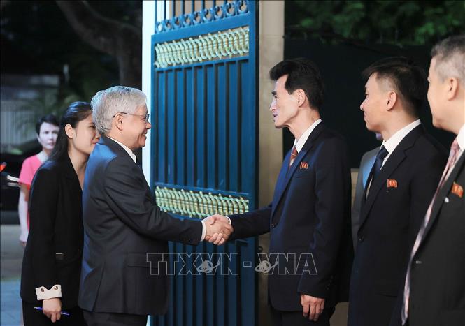 Đồng chí Đỗ Văn Chiến, Ủy viên Bộ Chính trị, Bí thư Trung ương Đảng, Chủ tịch Ủy ban Trung ương Mặt trận Tổ quốc Việt Nam đến dự buổi lễ. Ảnh: An Đăng - TTXVN