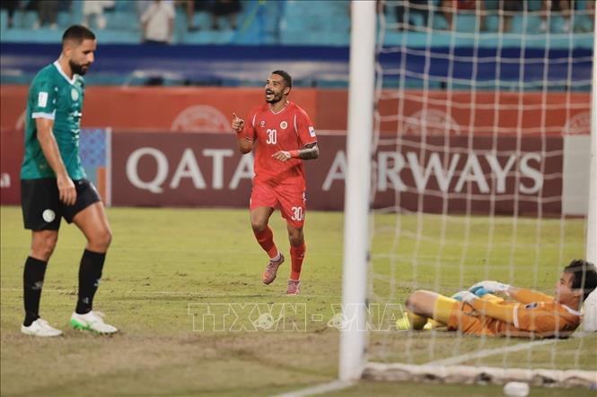 Cầu thủ Alves Rogerio ghi bàn thắng nâng tỷ số lên 2-0 cho CLB Công An Hà Nội. Ảnh: Minh Quyết - TTXVN
