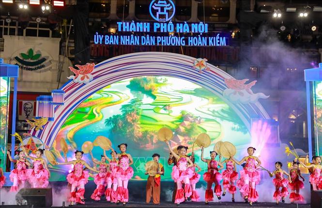 Các tiết mục văn nghệ tại Chương trình 