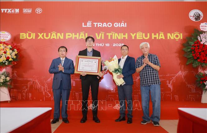 Gải Ý tưởng - Vì tình yêu Hà Nội được trao cho tác phẩm 