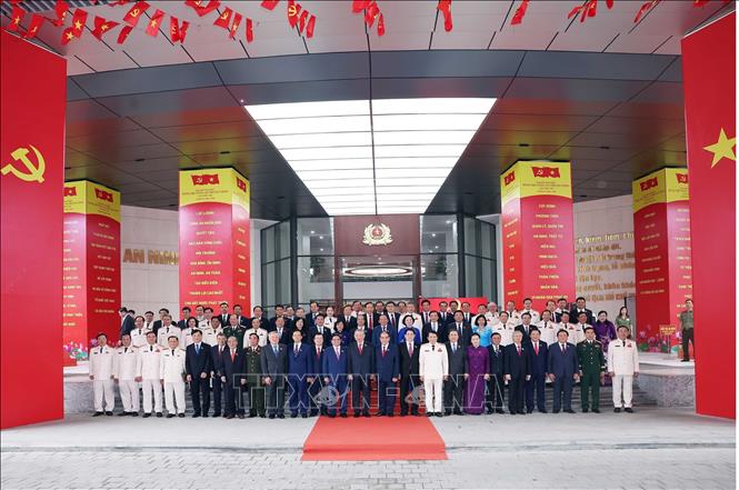 Các đồng chí Lãnh đạo, nguyên Lãnh đạo Đảng, Nhà nước dự Đại hội đại biểu Đảng bộ Công an Trung ương lần thứ 8, nhiệm kỳ 2025 - 2030. Ảnh: Thống Nhất - TTXVN