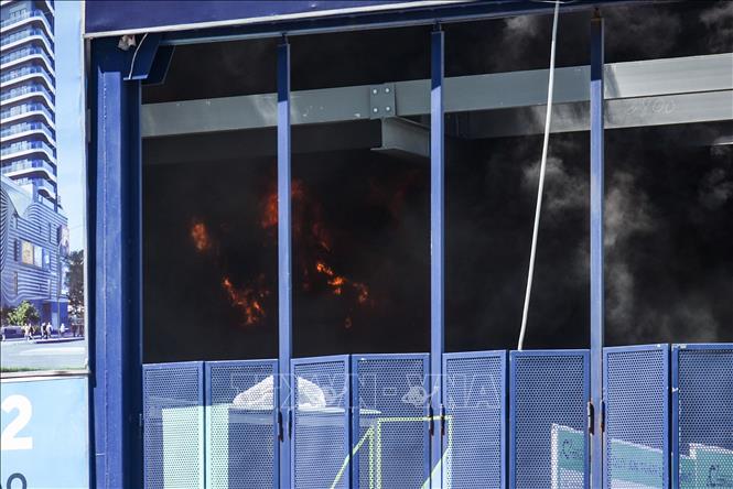 Cháy lớn tại Dự án Trung tâm cao ốc phức hợp Nguyễn Kim (đường Hải Phòng, thành phố Đà Nẵng). Ảnh: Khoa Chương - TTXVN