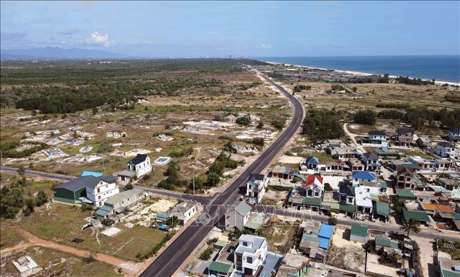 Tuyến đường ven biển Quảng Trị mở ra cơ hội phát triển cho nhiều vùng đất tiềm năng dọc bờ biển. Ảnh: Nguyên Linh-TTXVN
