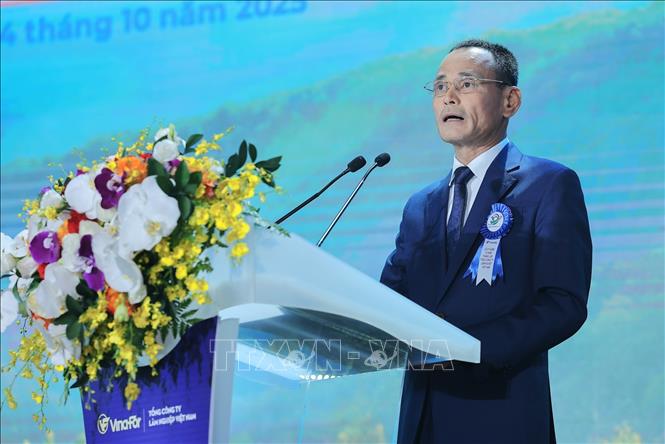 Ông Phí Mạnh Cường, Chủ tịch HĐQT Tổng công ty Lâm nghiệp Việt Nam (Vinafor) đọc diễn văn. Ảnh: Lê Đông - TTXVN