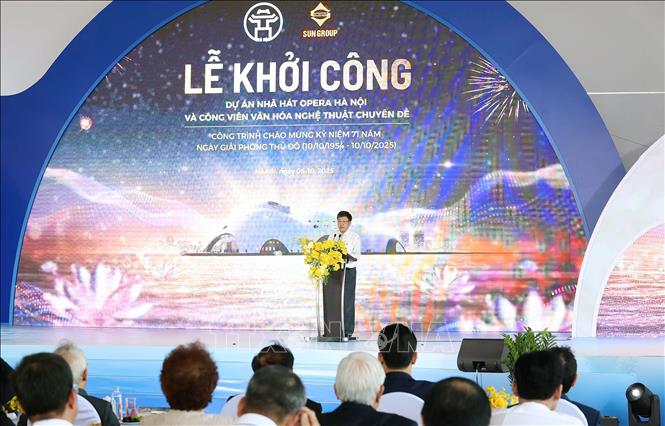 Phó Chủ tịch UBND thành phố Hà Nội Dương Đức Tuấn phát biểu tại buổi lễ. Ảnh: Quốc Khánh - TTXVN