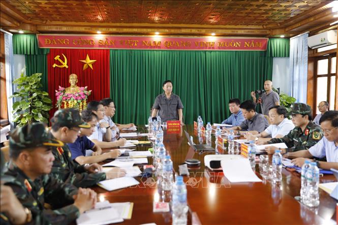 Tại Công ty Cổ phần Thủy điện Thác Bà, Phó Thủ tướng Trần Hồng Hà đã có buổi làm việc với tỉnh Lào Cai về công tác khắc phục thiệt hại cơn bão số 10 và phương án ứng phó với cơn bão số 11. Ảnh: Tuấn Anh - TTXVN 