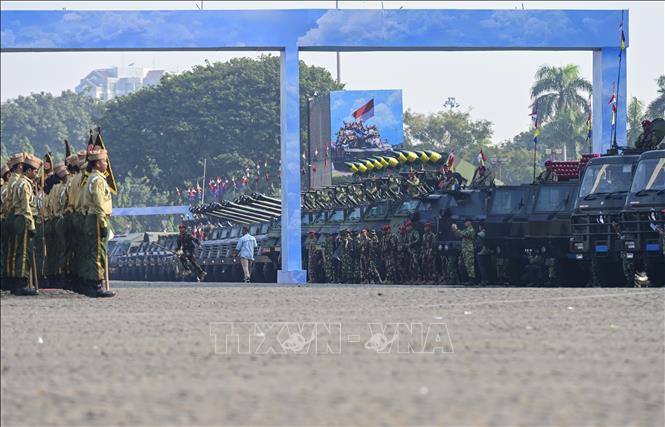 Một số khí tài quân sự được trình diễn tại lễ kỷ niệm. Ảnh: Minh Thái - Phóng viên TTXVN tại Indonesia.